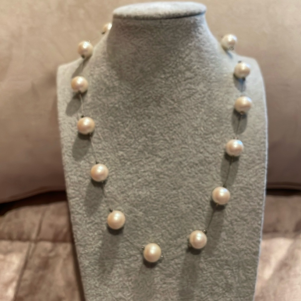 Carolee  Floating Pearls Necklace 15” Vintage Necklace